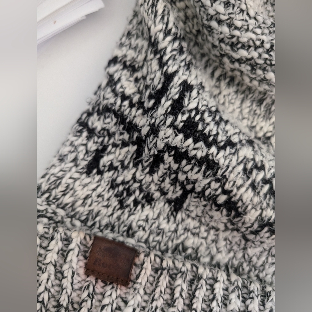 Authentic Roots Thick Knitted Toque - Picture 5 of 5